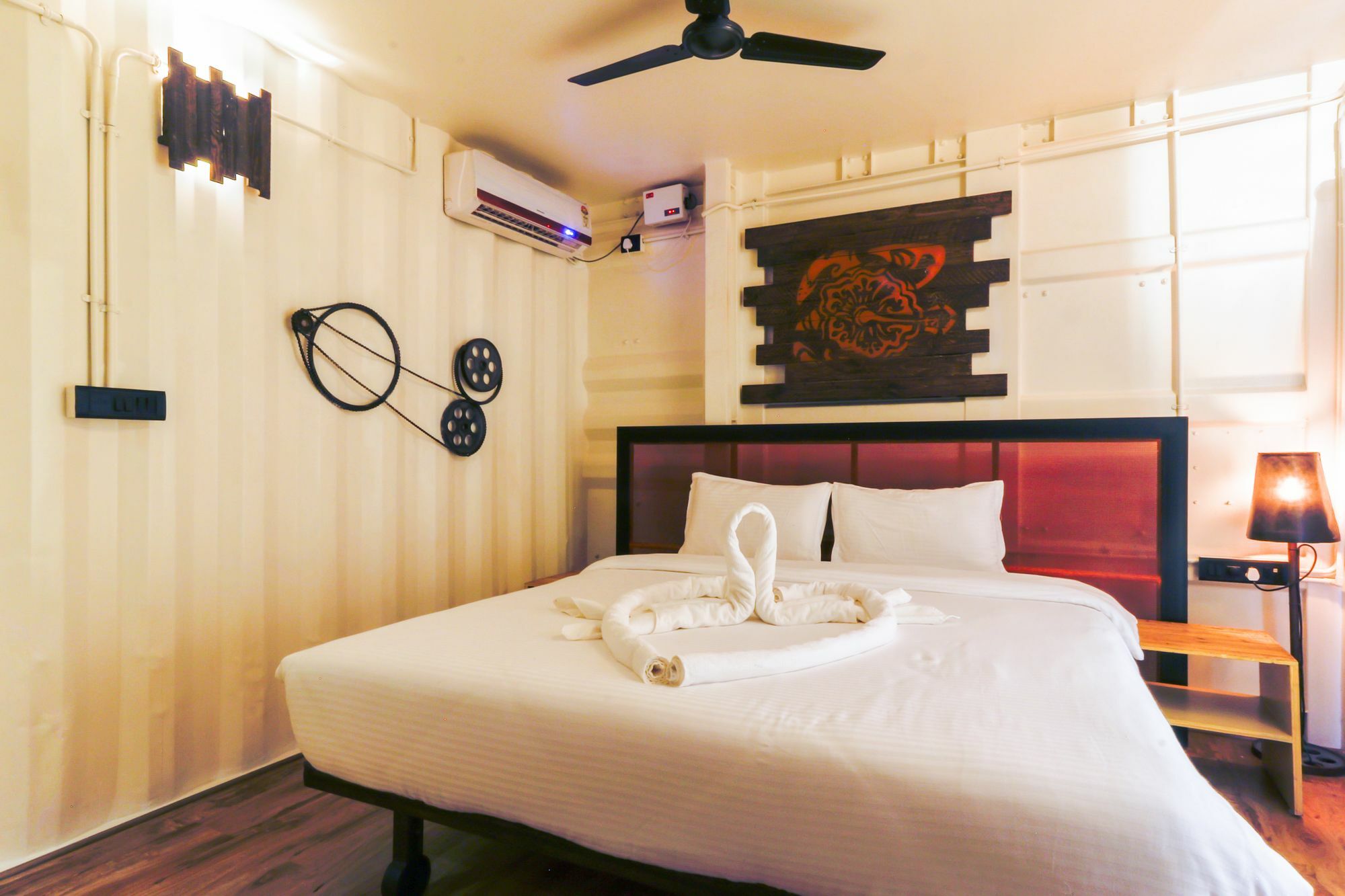 Beach Box Hotel Baga Gosavvy Collection Exteriör bild